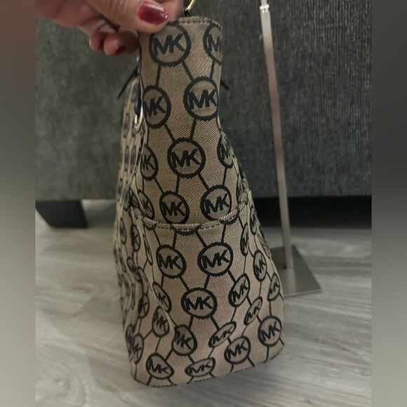 Michael Kors Black and Tan Tote Bag - Picture 5 of 13